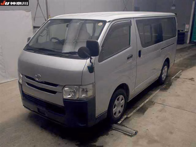 TOYOTA REGIUS ACE