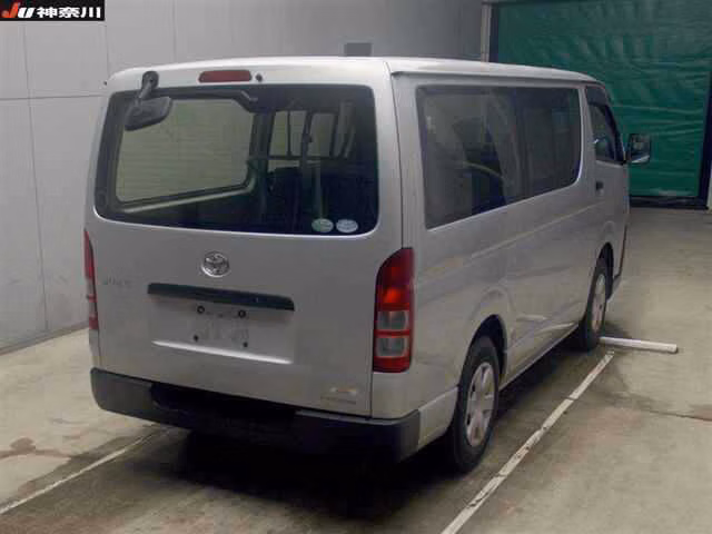 TOYOTA REGIUS ACE
