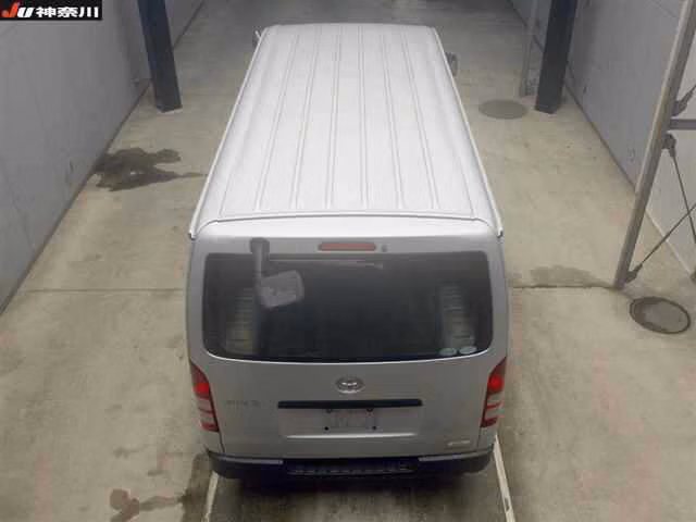 TOYOTA REGIUS ACE