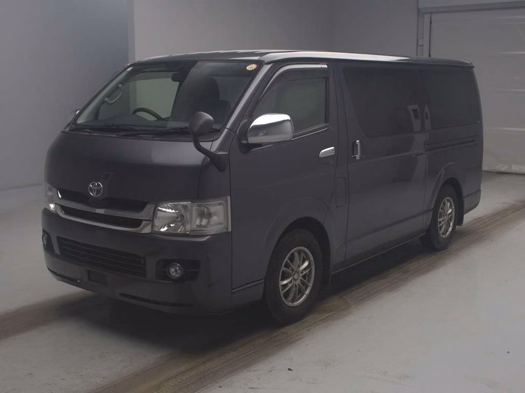 TOYOTA REGIUS ACE