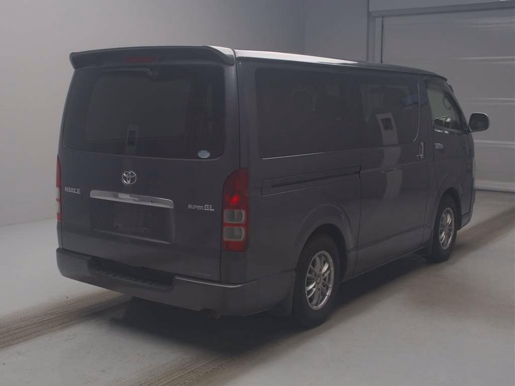 TOYOTA REGIUS ACE