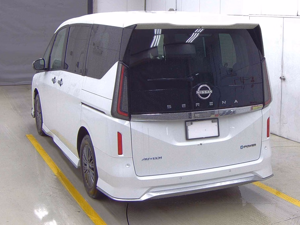 NISSAN SERENA