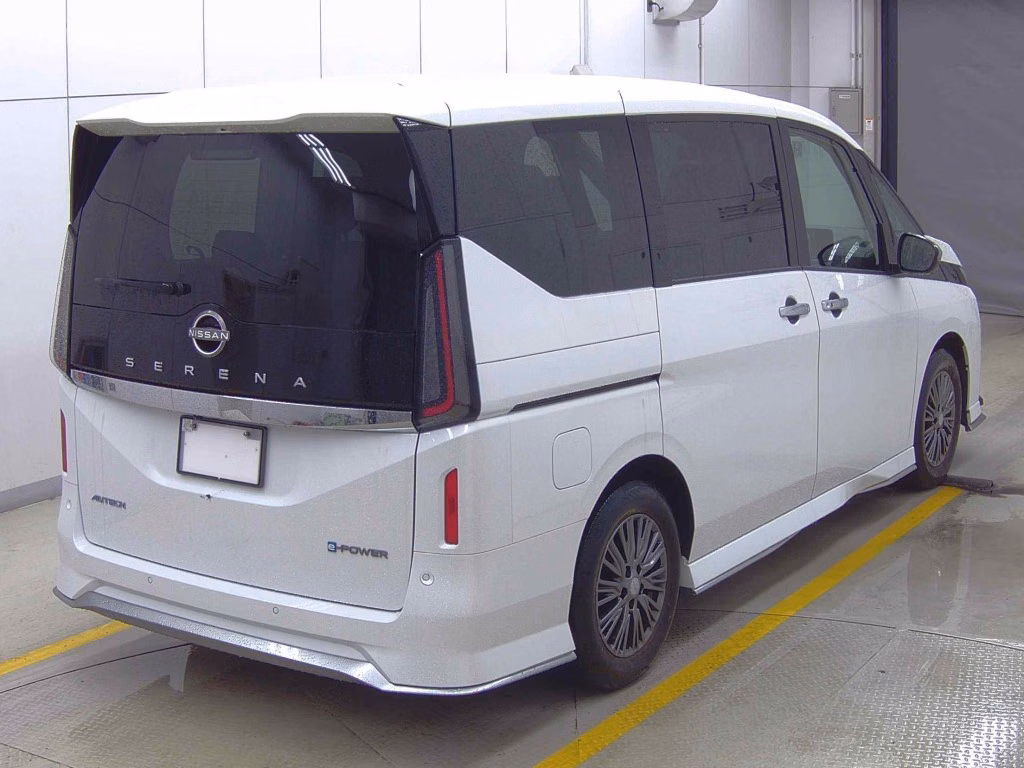 NISSAN SERENA