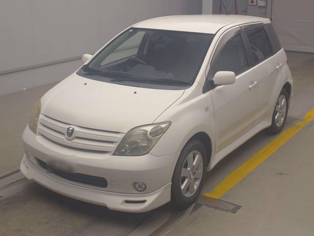 TOYOTA IST