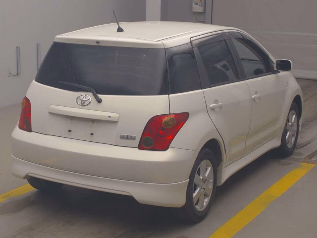 TOYOTA IST