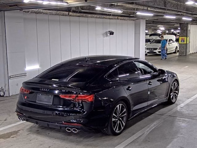 AUDI S5
