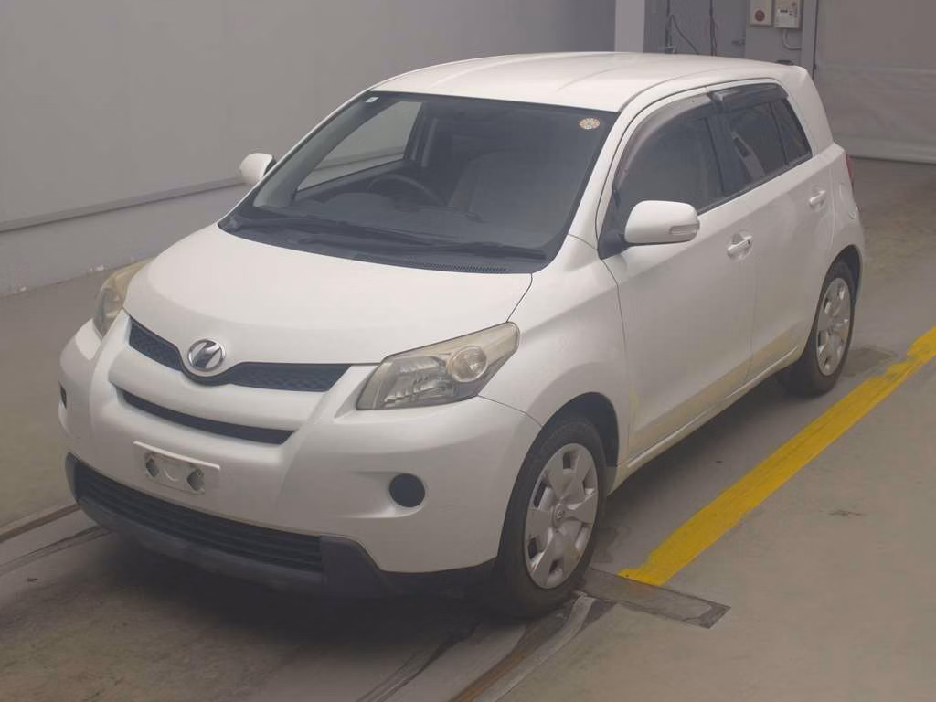 TOYOTA IST