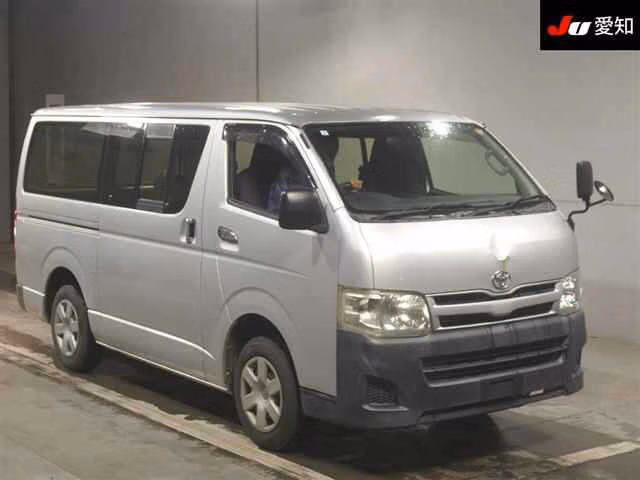 TOYOTA REGIUS ACE