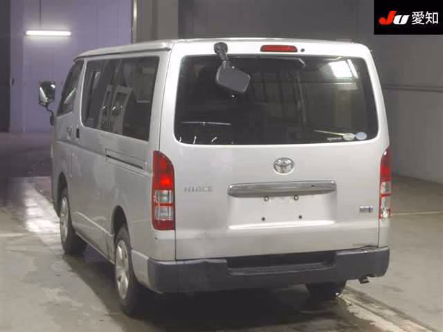 TOYOTA REGIUS ACE