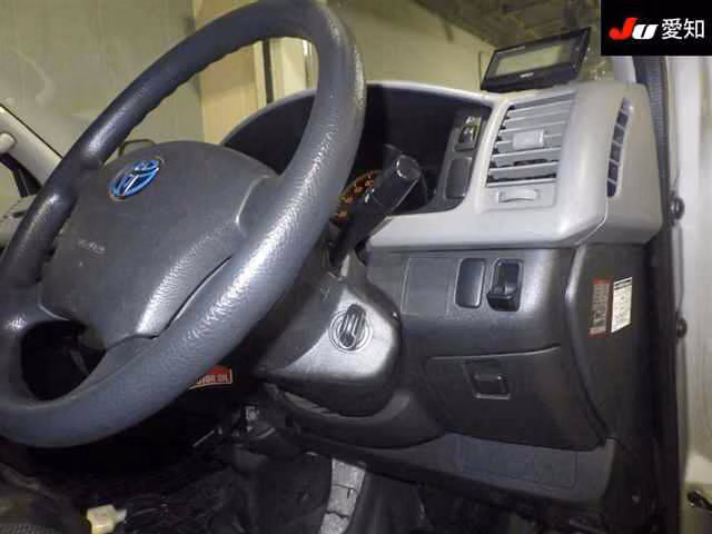 TOYOTA REGIUS ACE