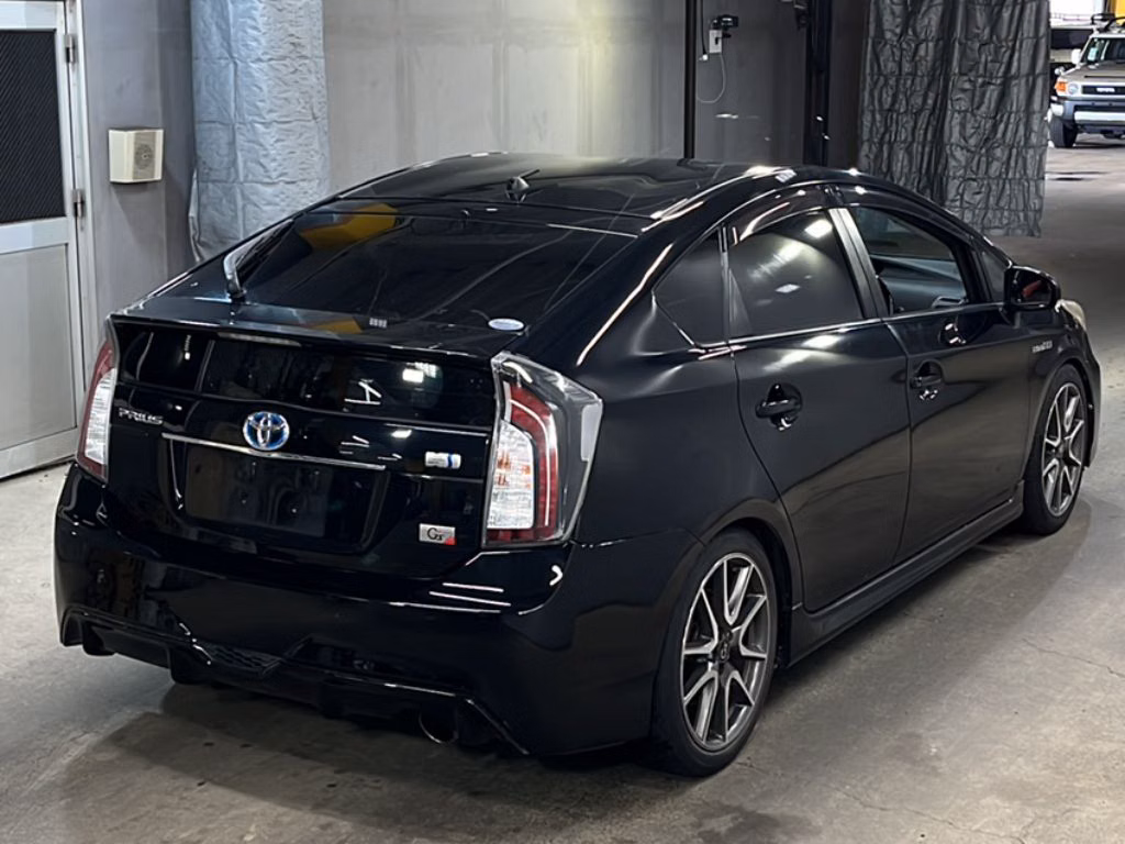 TOYOTA PRIUS