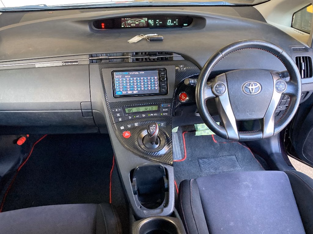 TOYOTA PRIUS