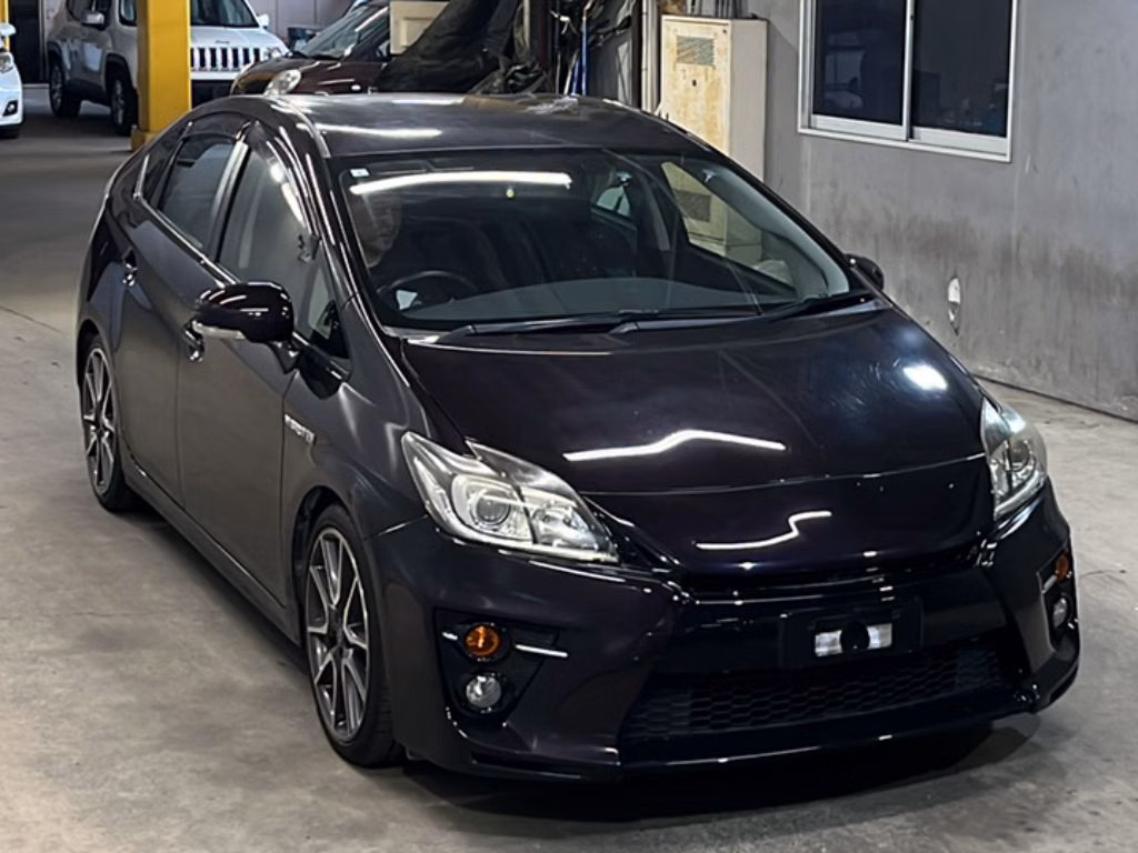 TOYOTA PRIUS