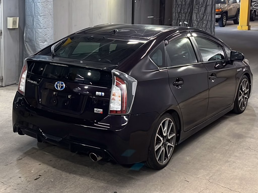 TOYOTA PRIUS