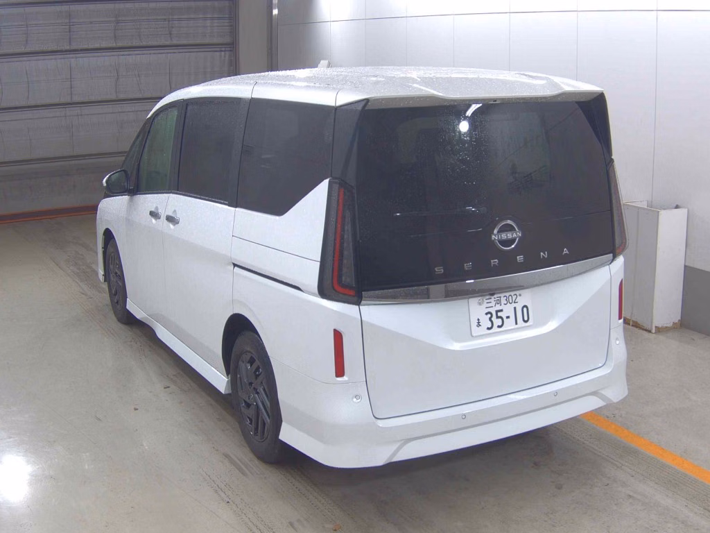 NISSAN SERENA