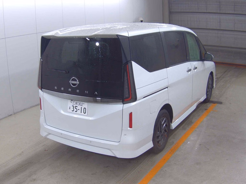 NISSAN SERENA