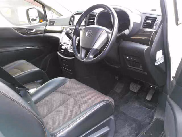NISSAN ELGRAND