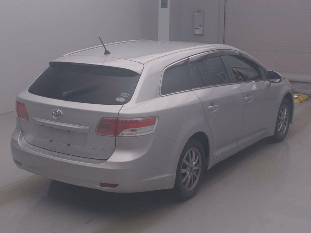 TOYOTA AVENSIS