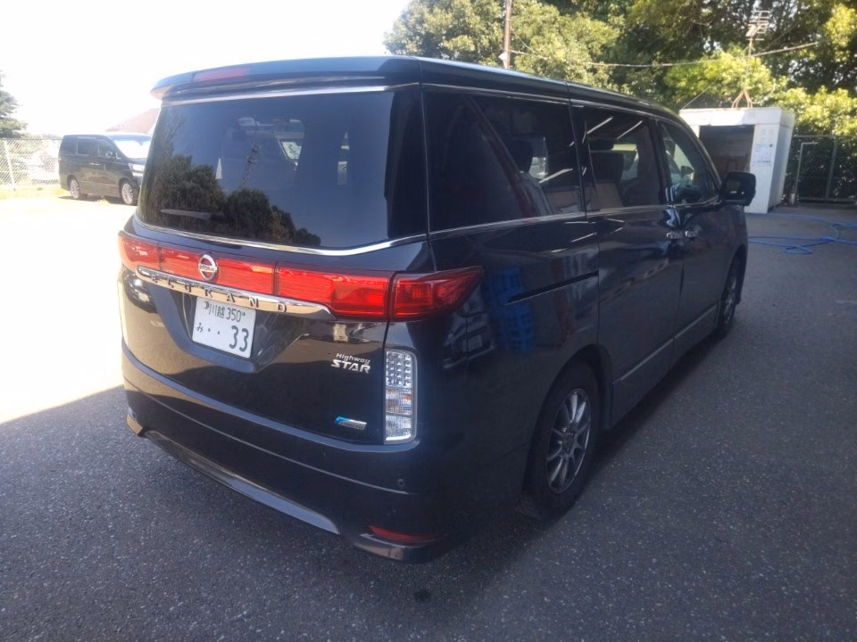 NISSAN ELGRAND