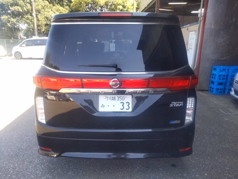 NISSAN ELGRAND