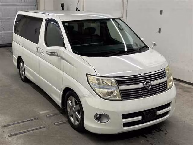 NISSAN ELGRAND