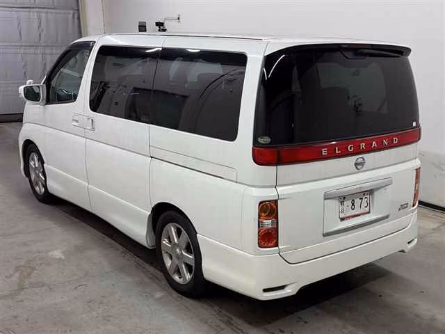 NISSAN ELGRAND