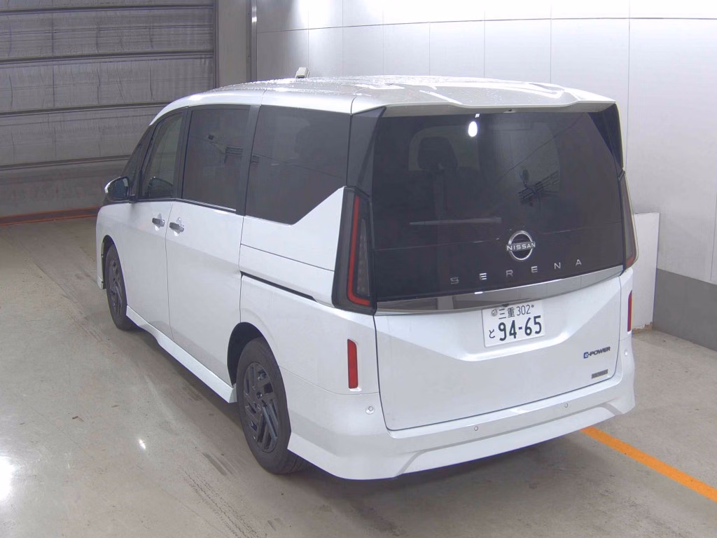 NISSAN SERENA