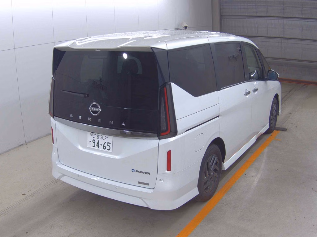 NISSAN SERENA