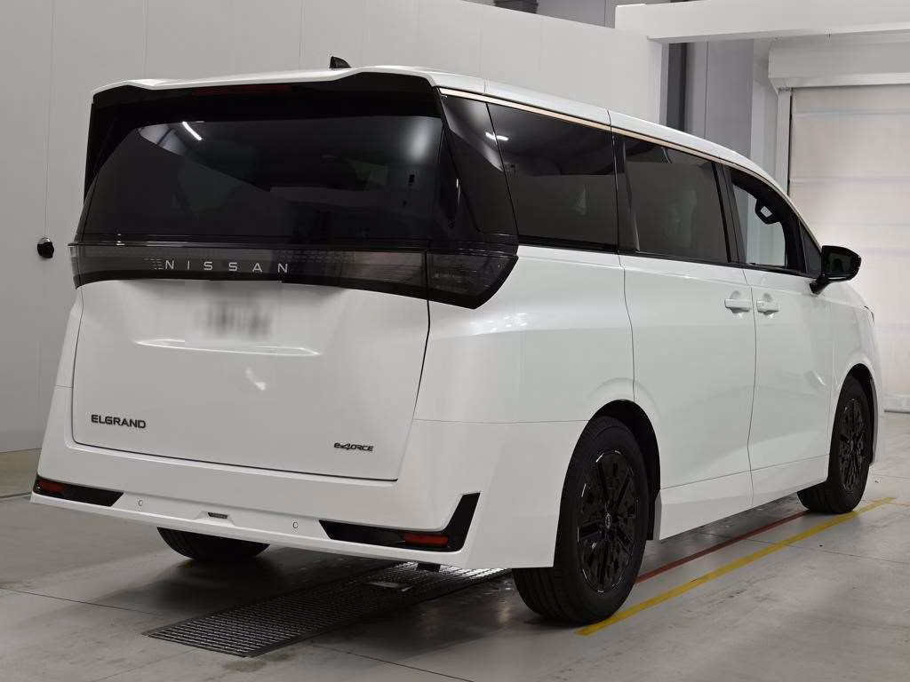 NISSAN ELGRAND
