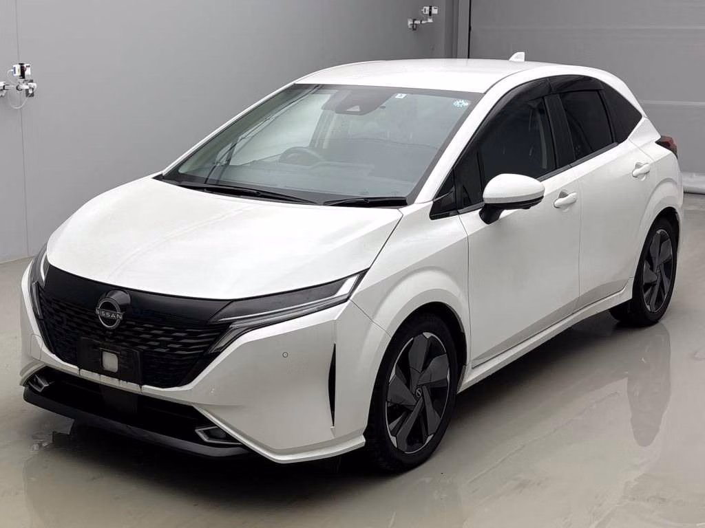 NISSAN AURA