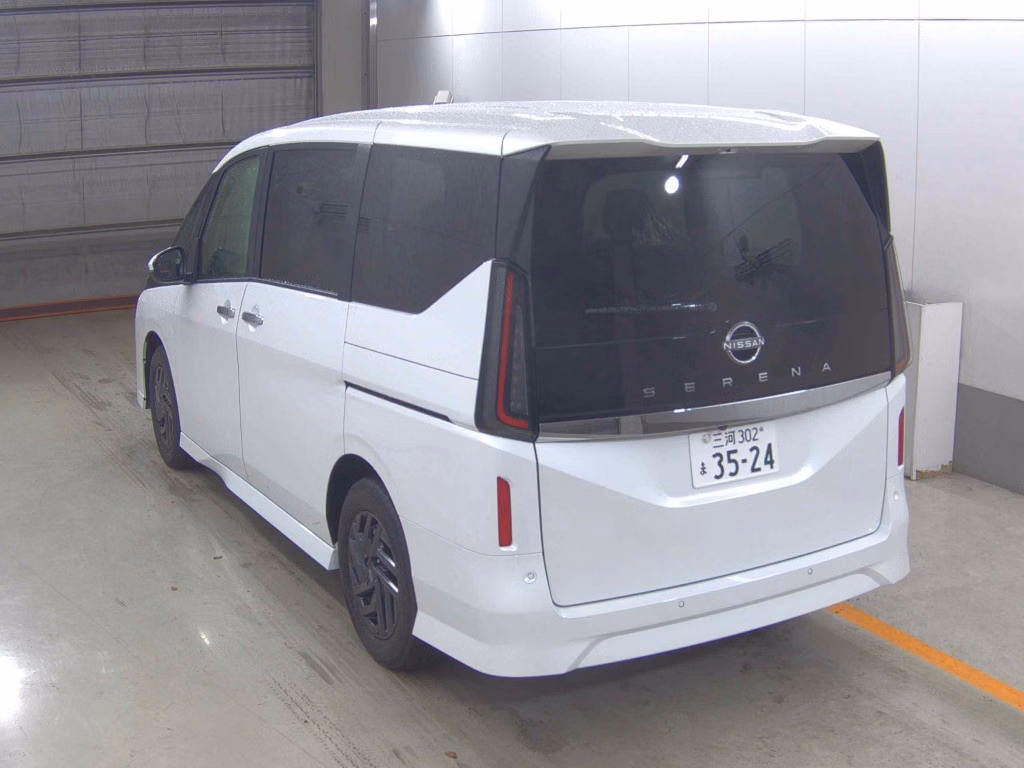 NISSAN SERENA