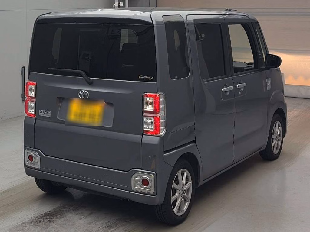 TOYOTA PIXIS MEGA