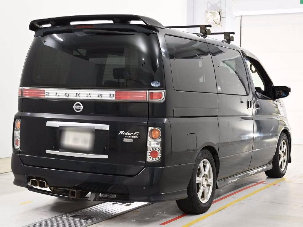 NISSAN ELGRAND
