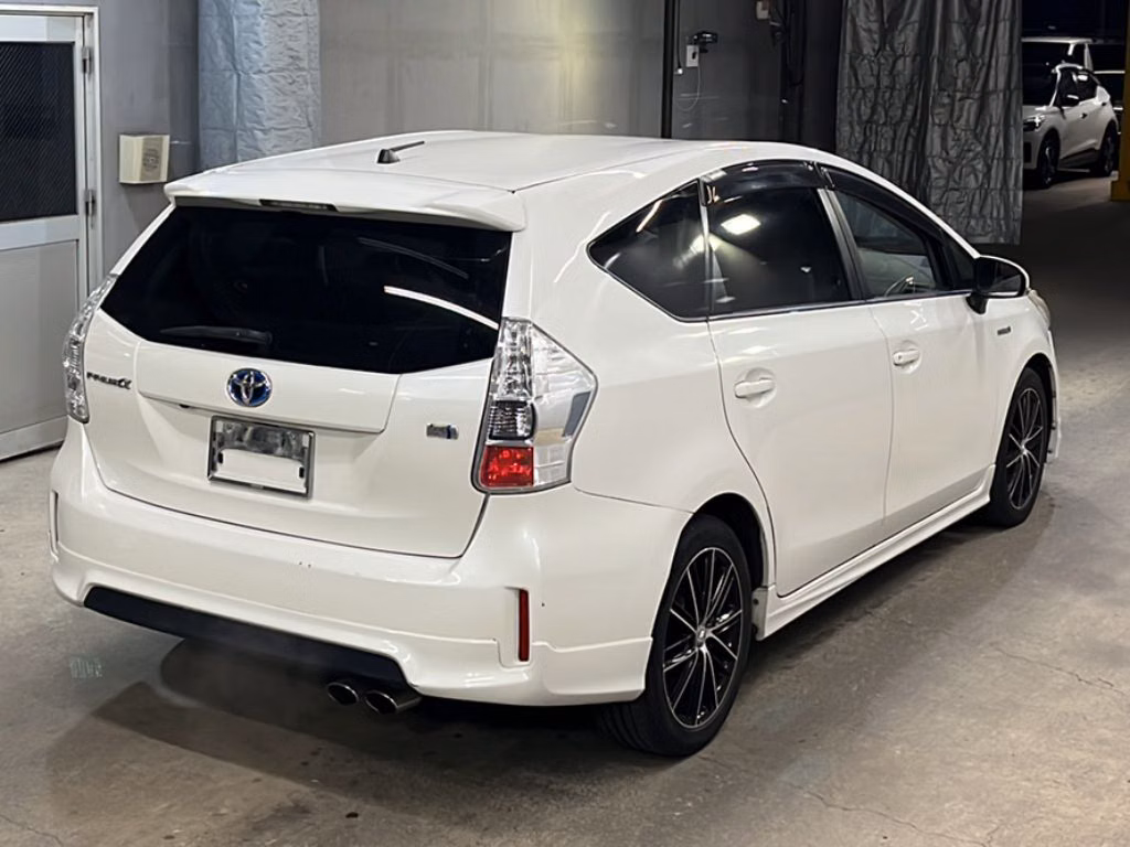 TOYOTA PRIUS ALPHA
