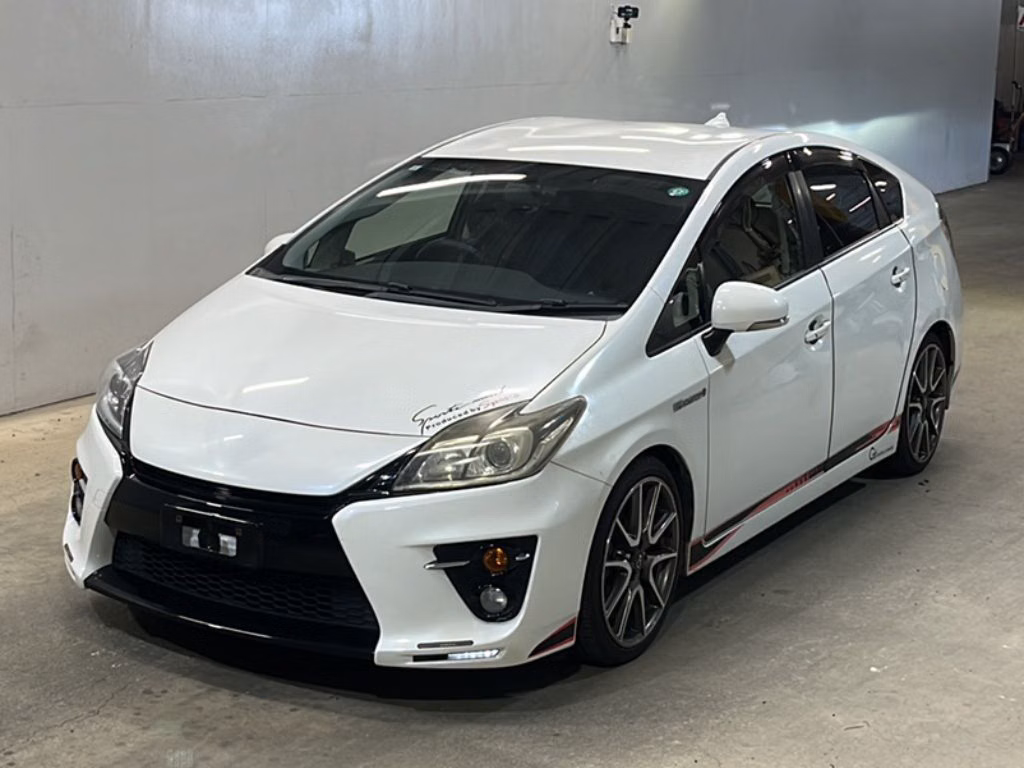 TOYOTA PRIUS
