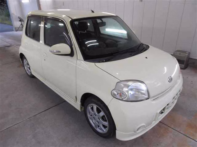 Daihatsu Esse