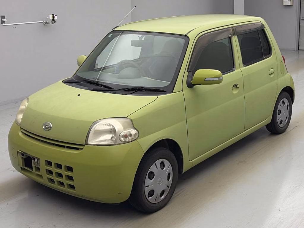 Daihatsu Esse