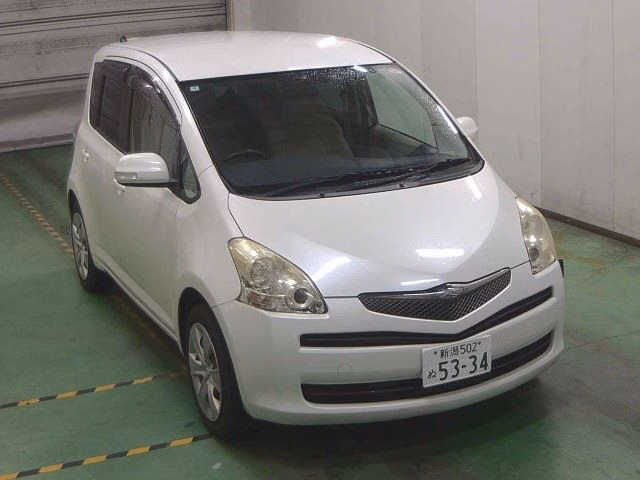 Toyota Ractis, SCP100, NCP100, NCP105