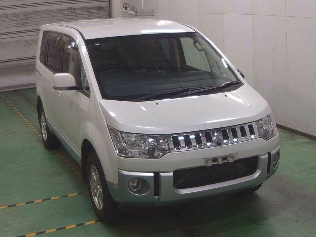Mitsubishi Delica D:5, CV1W