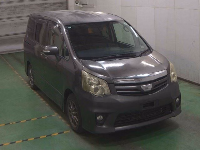 Toyota Voxy, ZRR70W, ZRR75W, ZRR70G, ZRR75G