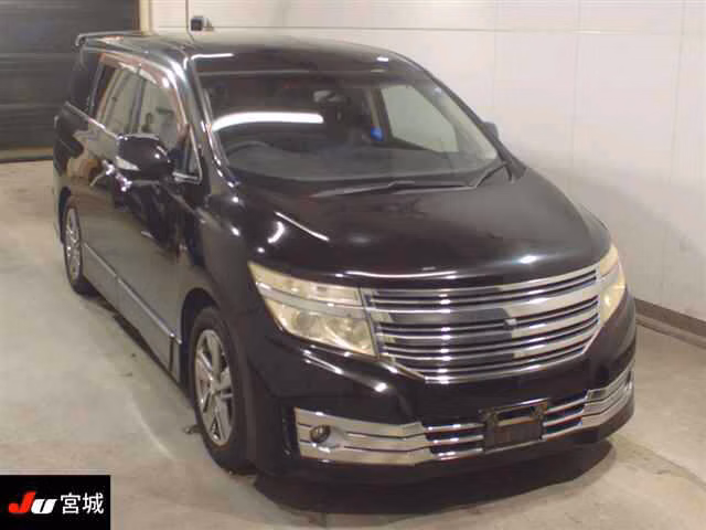 Nissan Elgrand, TE52, TNE52, PE52, PNE52