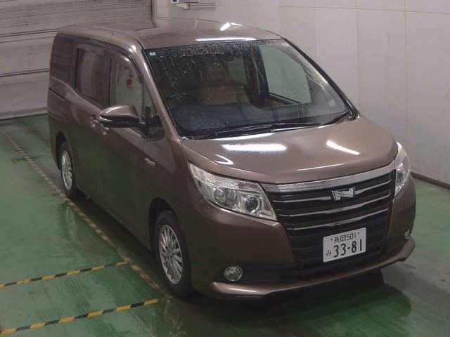 Toyota Esquire, ZWR80G, ZRR80G, ZRR85G