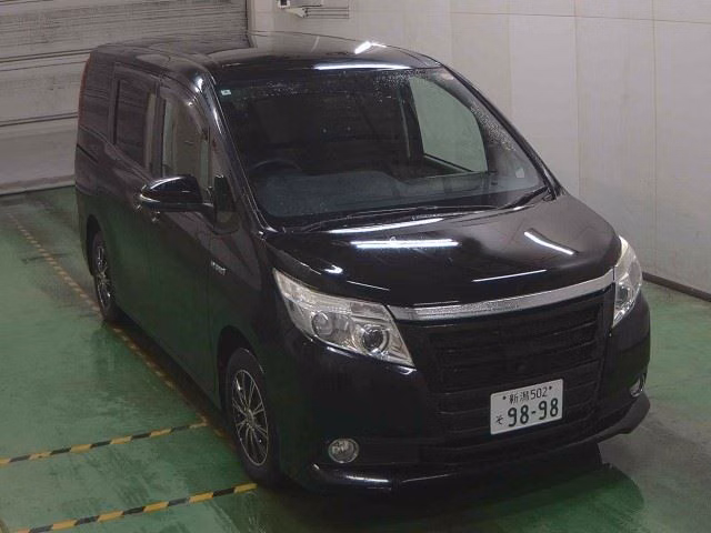 Toyota Esquire, ZWR80G, ZRR80G, ZRR85G