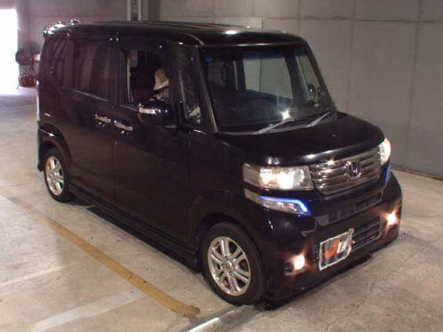 Honda N-BOX, JF1, JF2