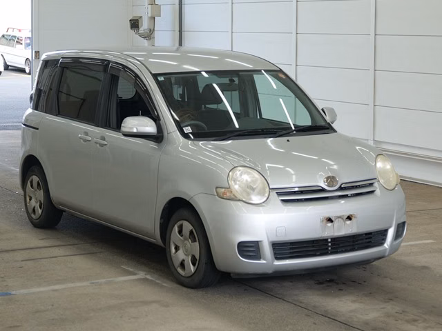 Toyota Sienta, NCP81G, NCP85G