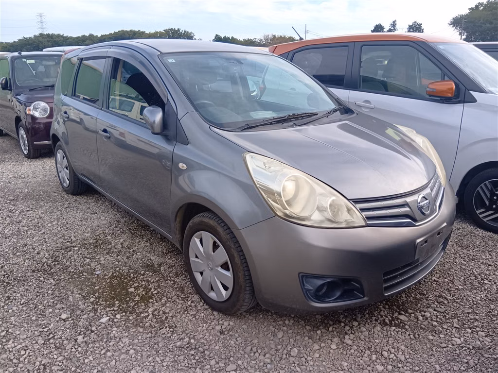 Nissan Note, E11