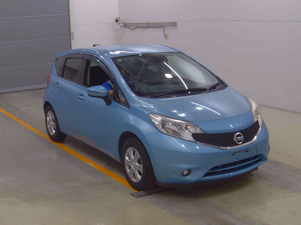 Nissan Versa Note, E12