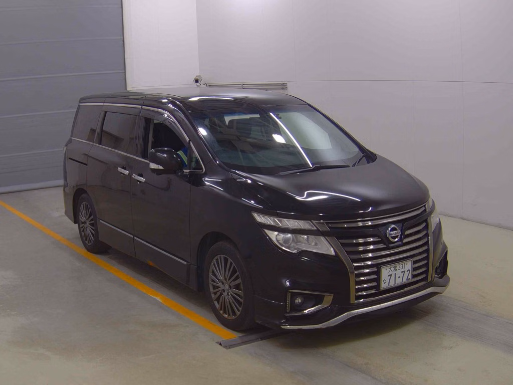 Nissan Elgrand, TE52, TNE52, PE52, PNE52